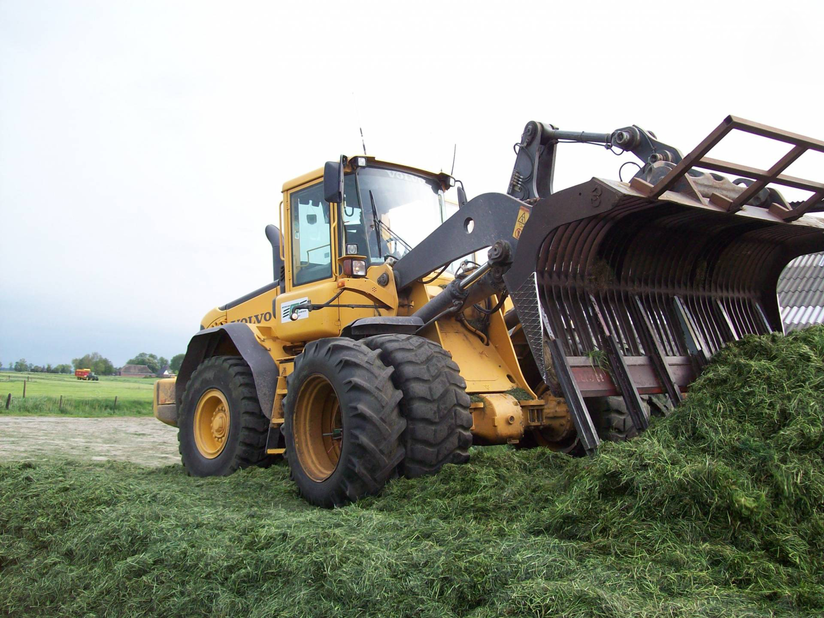 Втулки в навесном оборудовании