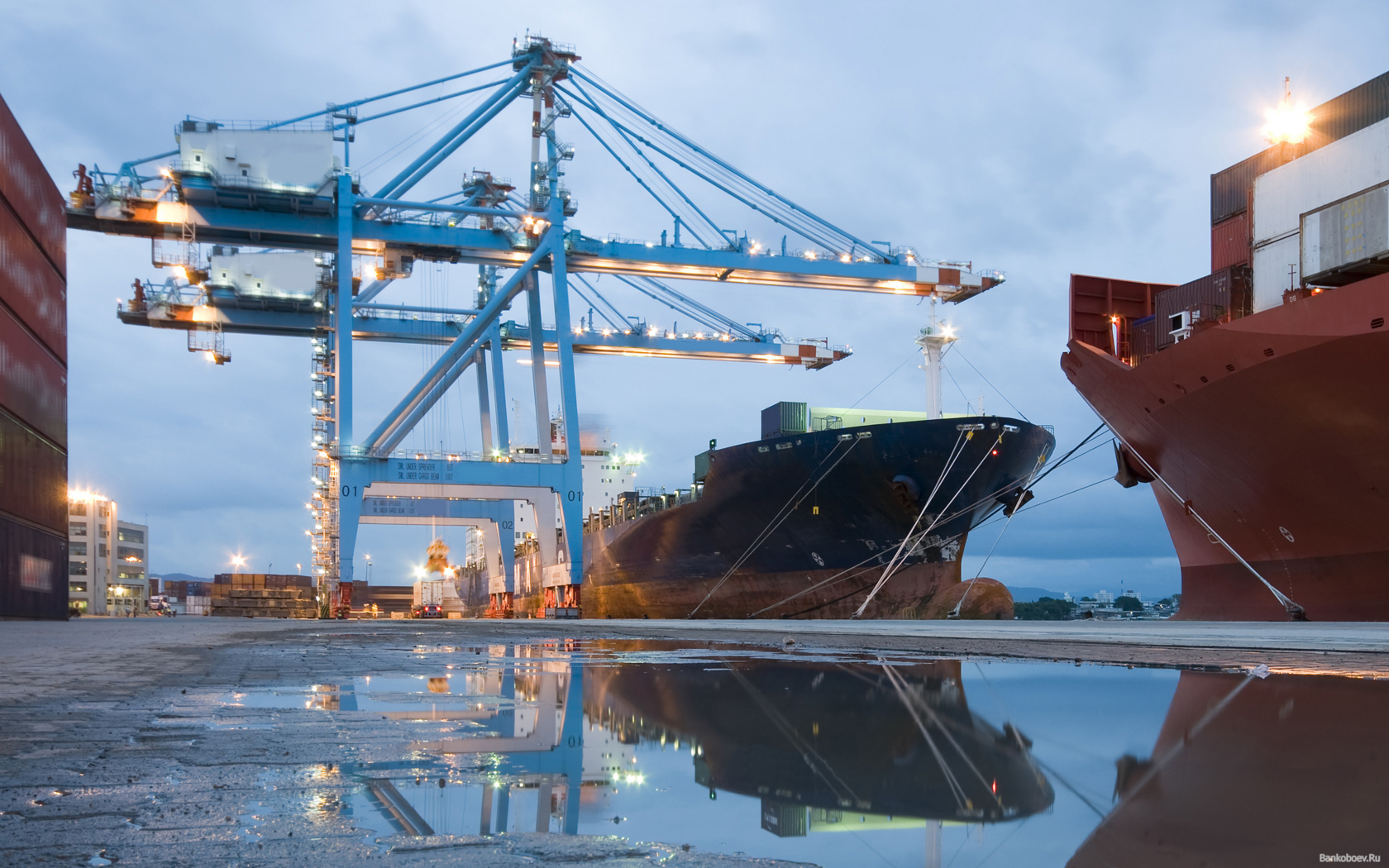 Втулки в механизме подъёма и шасси